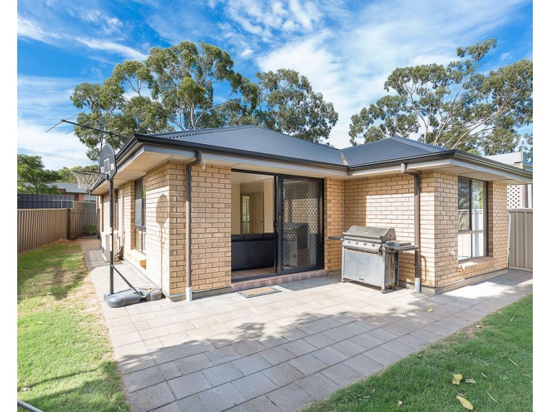 8b Rowe Street, Para Hills SA 5096