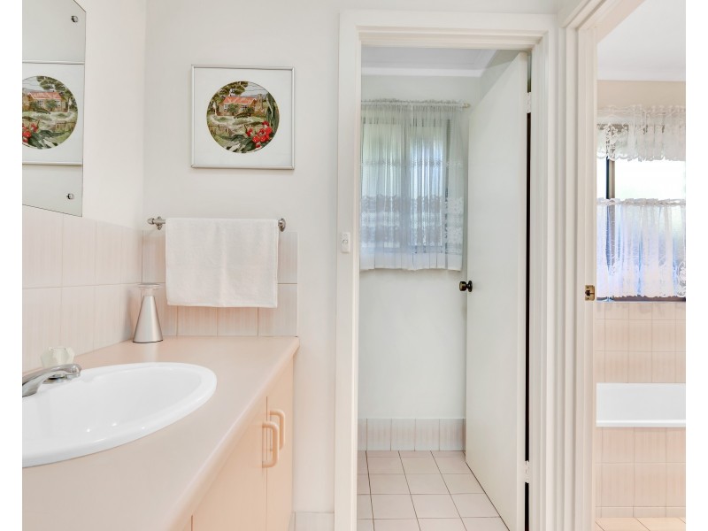 28 Frontignac Court, Wynn Vale SA 5127