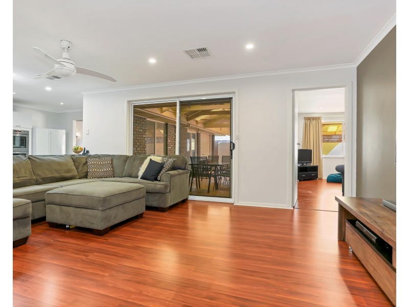 5 Chertsey Court, Wynn Vale SA 5127