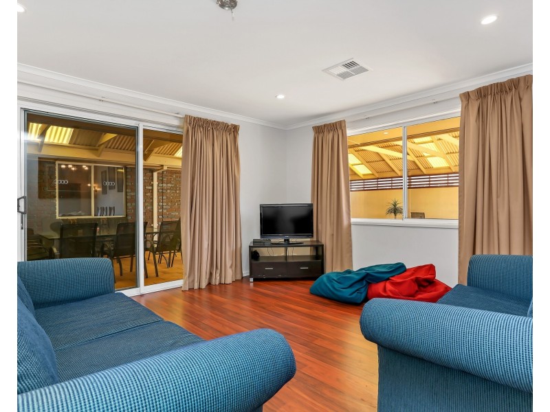 5 Chertsey Court, Wynn Vale SA 5127