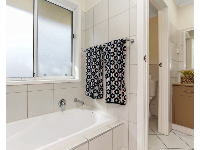 5 Chertsey Court, Wynn Vale SA 5127