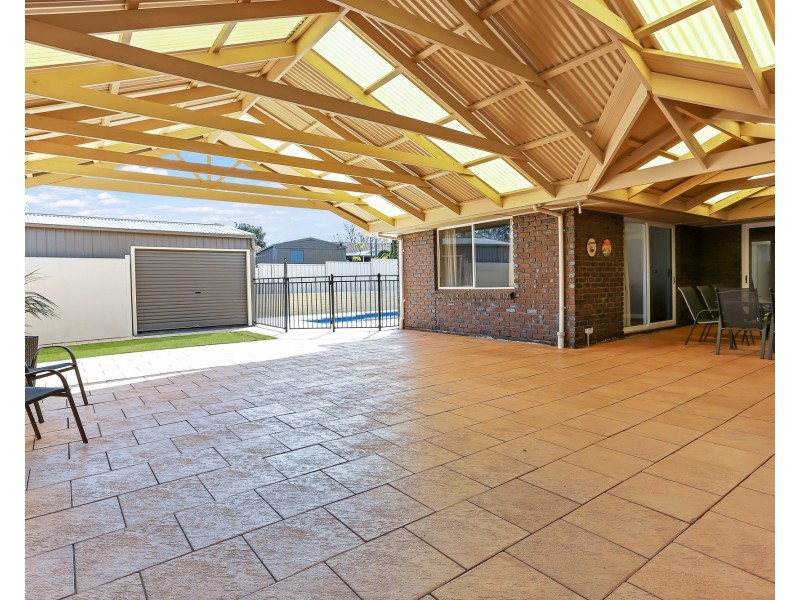 5 Chertsey Court, Wynn Vale SA 5127