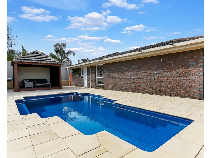 5 Chertsey Court, Wynn Vale SA 5127