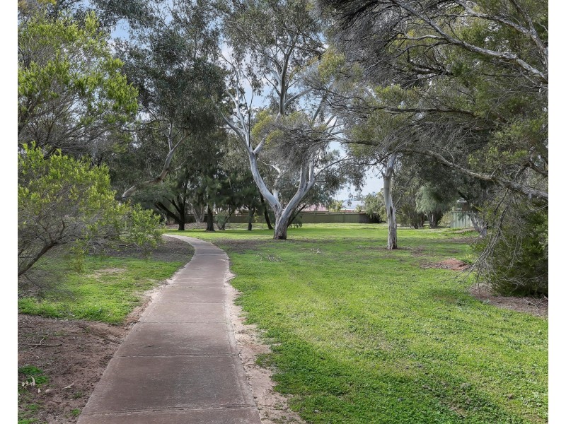 5 Chertsey Court, Wynn Vale SA 5127