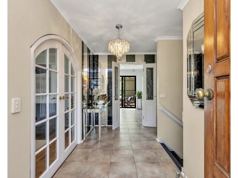 29 Hamilton Road, Fairview Park SA 5126