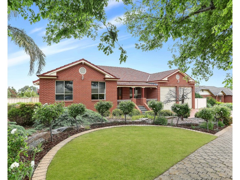 2 Rocklyn Court, Gulfview Heights SA 5096