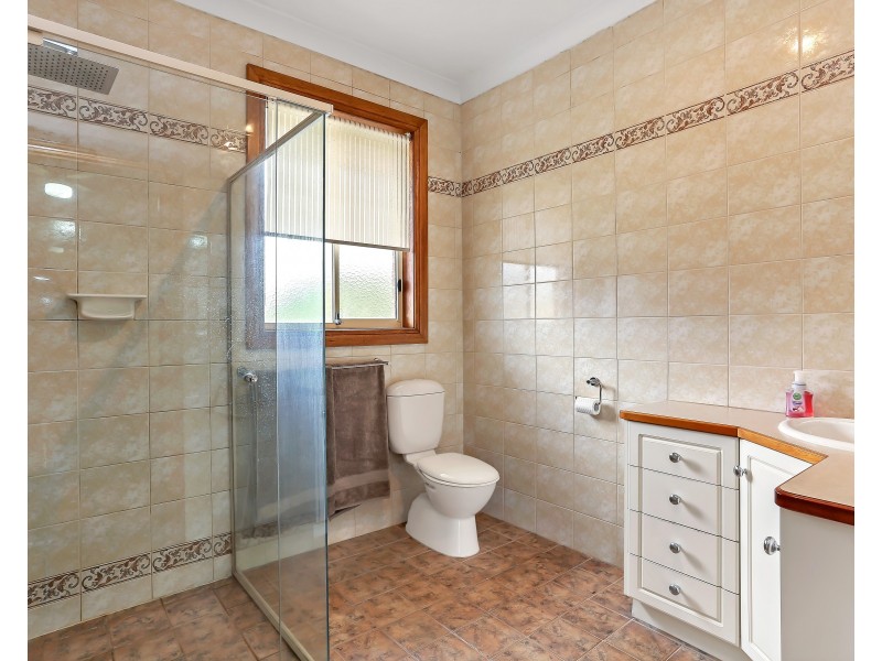 2 Rocklyn Court, Gulfview Heights SA 5096