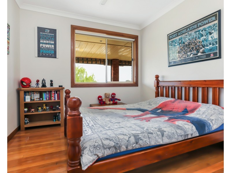 2 Rocklyn Court, Gulfview Heights SA 5096