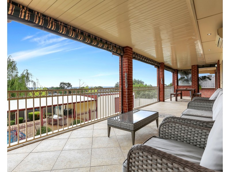 2 Rocklyn Court, Gulfview Heights SA 5096