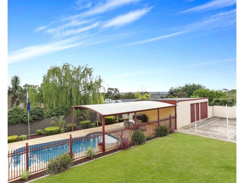 2 Rocklyn Court, Gulfview Heights SA 5096