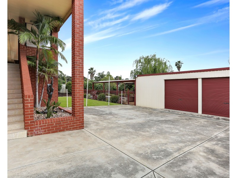 2 Rocklyn Court, Gulfview Heights SA 5096