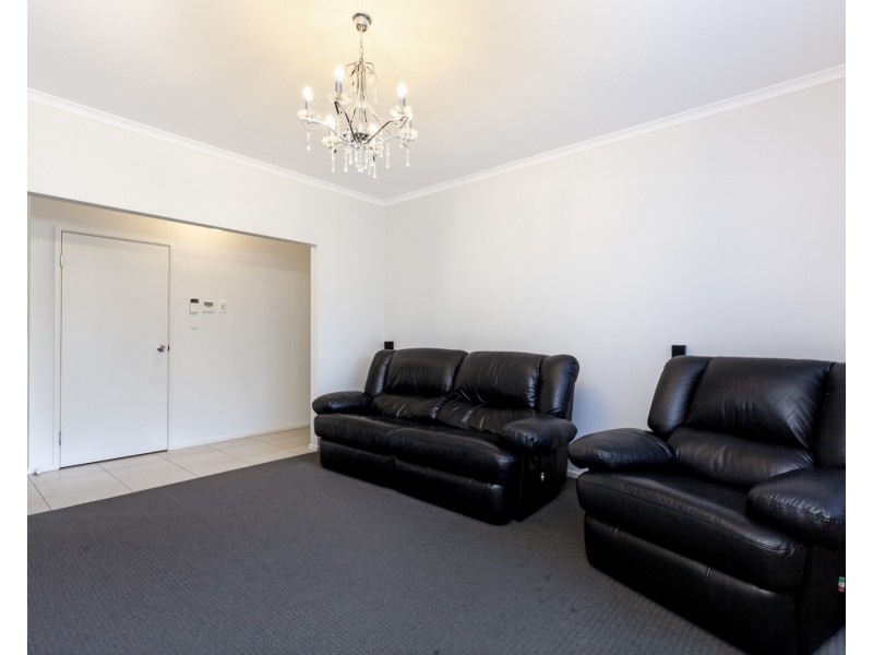 17 Maidos Grove, Valley View SA 5093