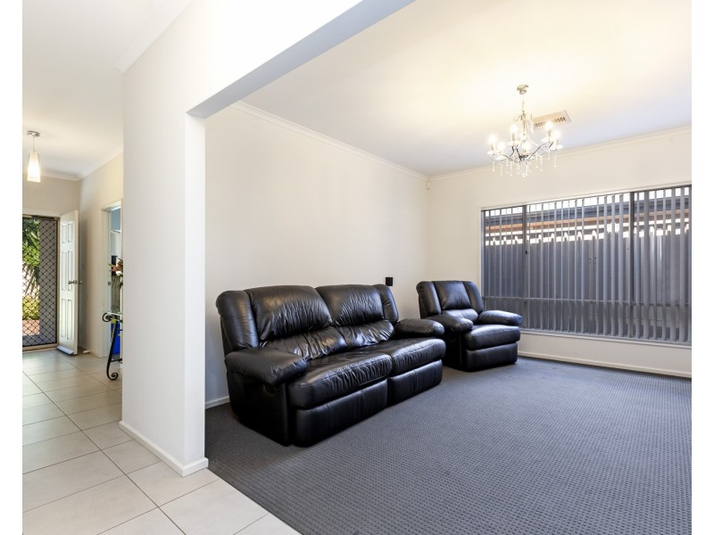 17 Maidos Grove, Valley View SA 5093