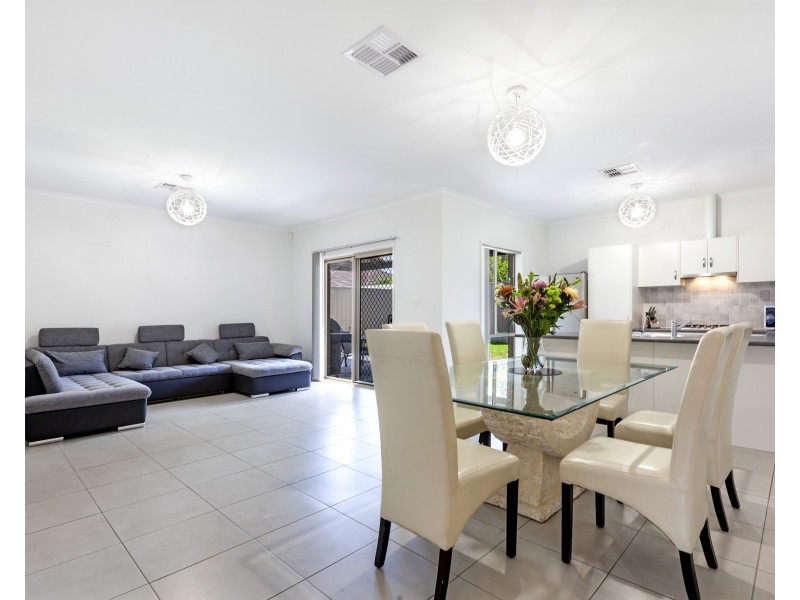 17 Maidos Grove, Valley View SA 5093