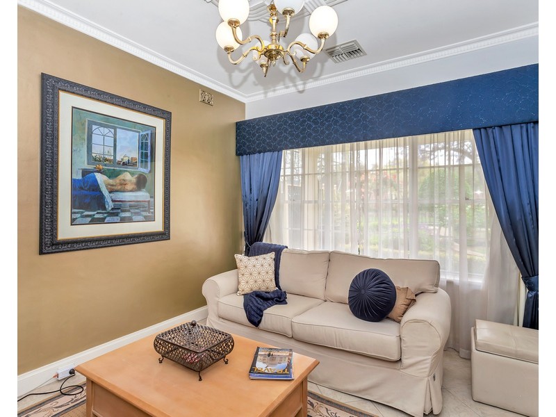 12 Seymour Grove, Campbelltown SA 5074