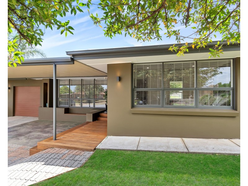 18 Abelia Avenue, Para Vista SA 5093