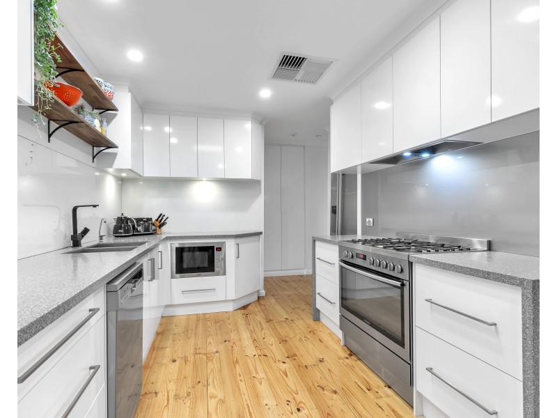 18 Abelia Avenue, Para Vista SA 5093