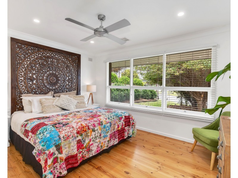 18 Abelia Avenue, Para Vista SA 5093