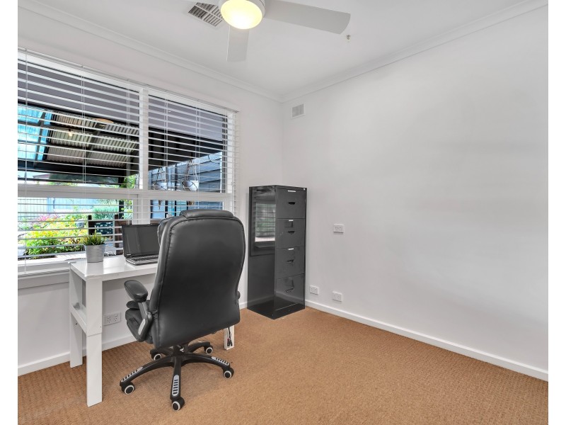 18 Abelia Avenue, Para Vista SA 5093