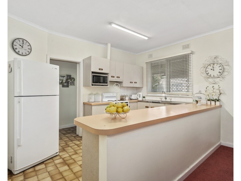 1 Hawick Street, Valley View SA 5093