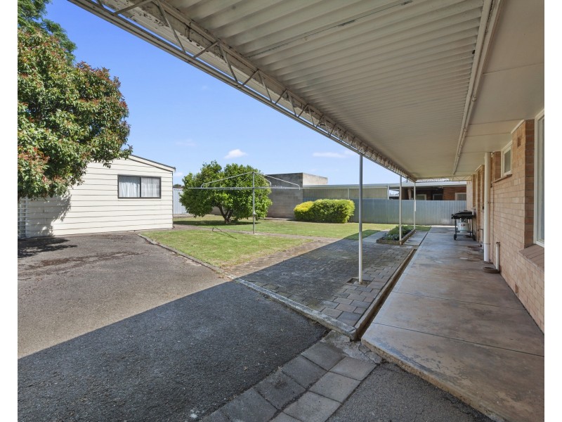 1 Hawick Street, Valley View SA 5093