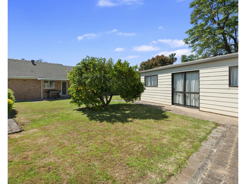 1 Hawick Street, Valley View SA 5093