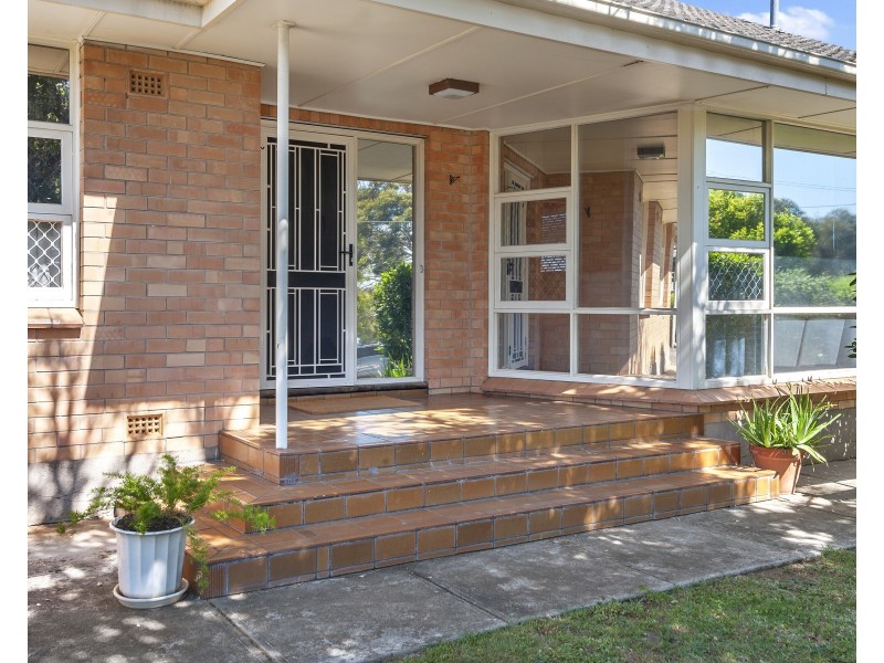 1 Hawick Street, Valley View SA 5093