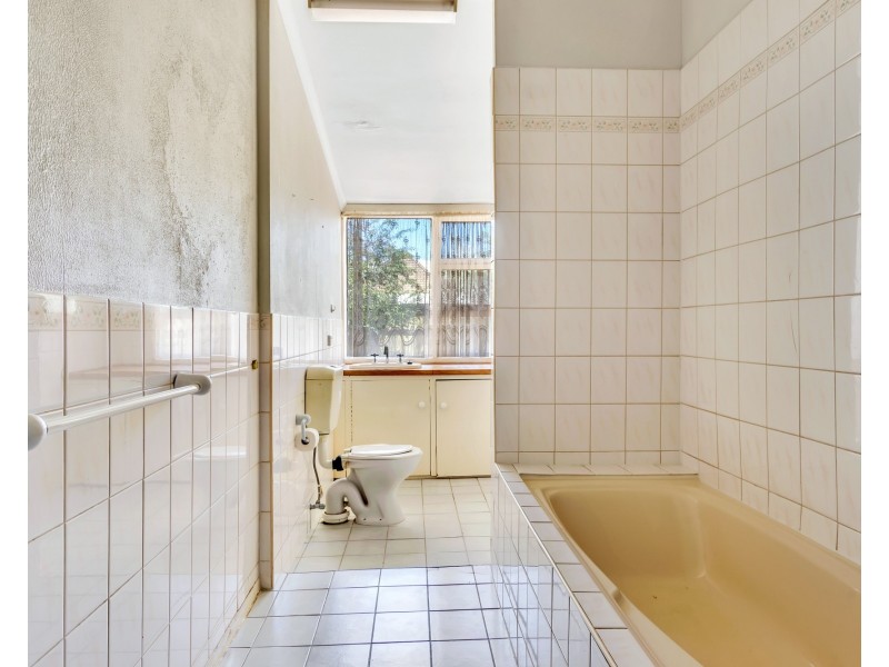 5 Whiting Road, St Agnes SA 5097