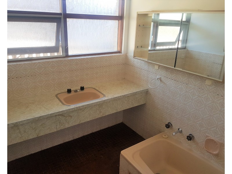 9 Eucalypt Parade, St Agnes SA 5097