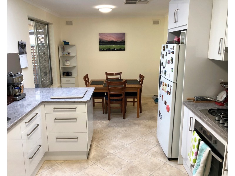 35 Boronia Drive, Hope Valley SA 5090