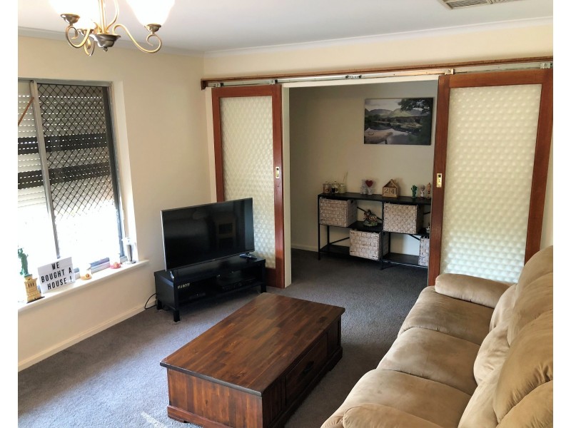 35 Boronia Drive, Hope Valley SA 5090