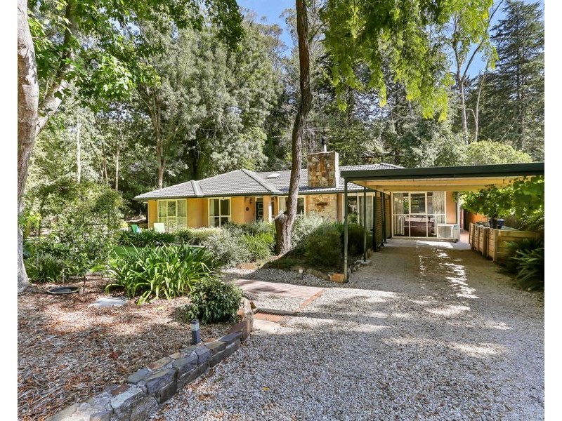 6 Devon Ave, Stirling SA 5152