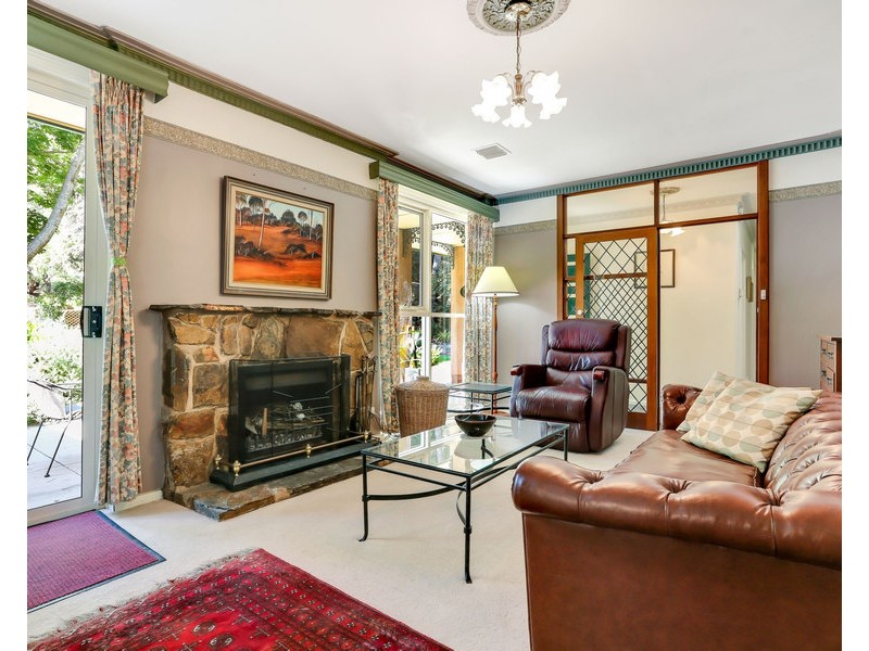 6 Devon Ave, Stirling SA 5152