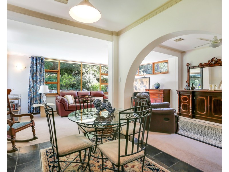 6 Devon Ave, Stirling SA 5152