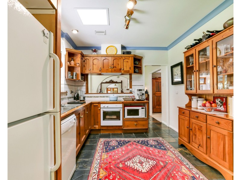 6 Devon Ave, Stirling SA 5152