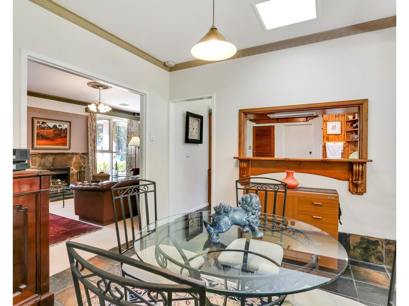 6 Devon Ave, Stirling SA 5152