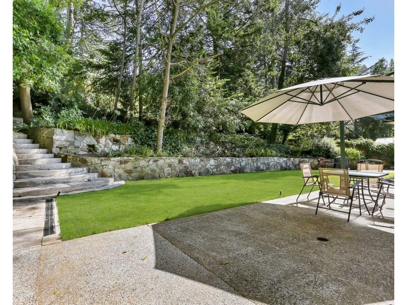 6 Devon Ave, Stirling SA 5152