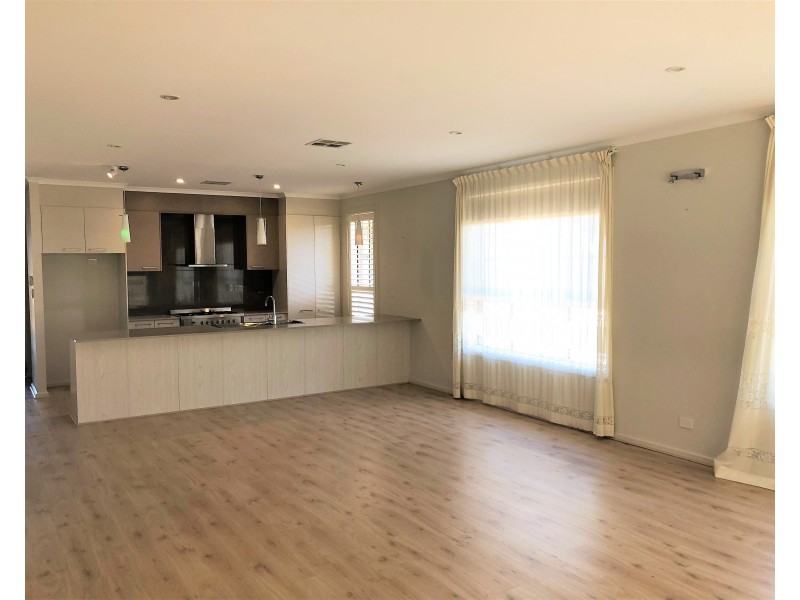 14 Weld Crescent, Hope Valley SA 5090