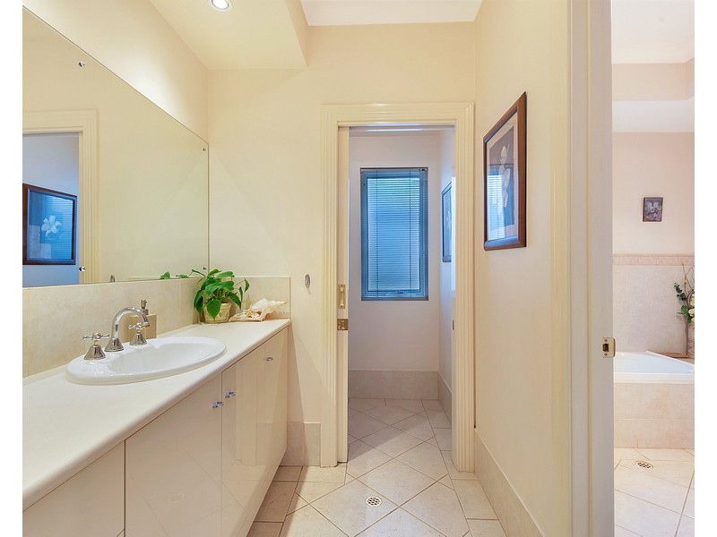 2 Stoneleigh Rd, Golden Grove SA 5125