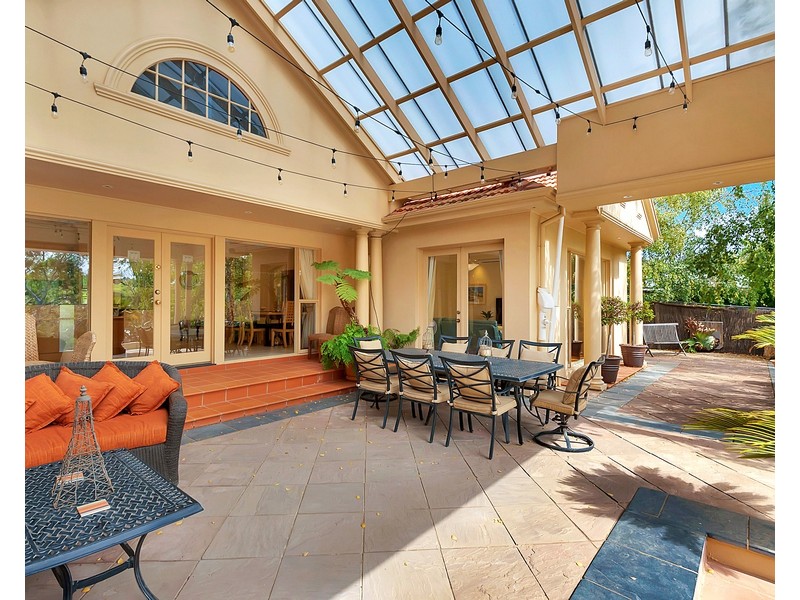 2 Stoneleigh Rd, Golden Grove SA 5125