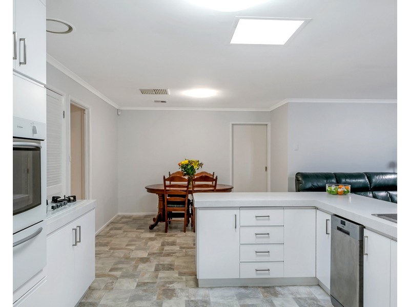 9 Neuville Court, Wynn Vale SA 5127