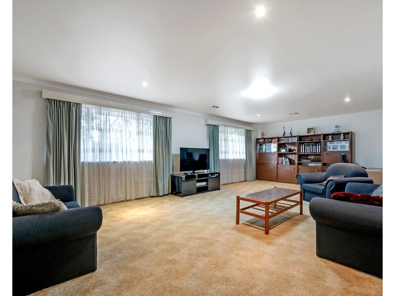 9 Neuville Court, Wynn Vale SA 5127