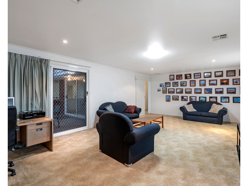 9 Neuville Court, Wynn Vale SA 5127