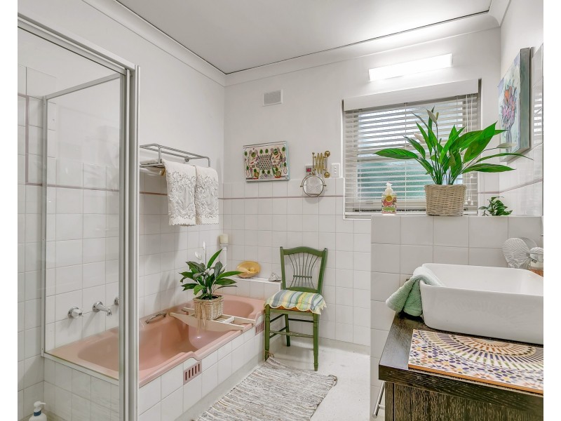 18 Collingwood Avenue, Hazelwood Park SA 5066