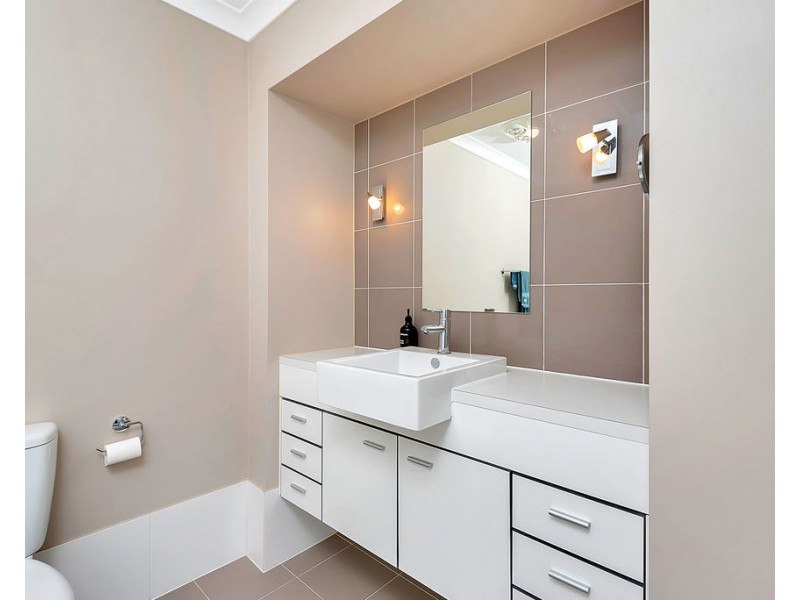 7 28a Davies Road, Glynde SA 5070
