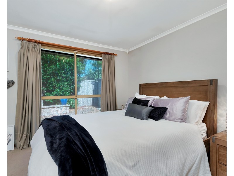 12  Ridgefield Avenue, Paradise SA 5075