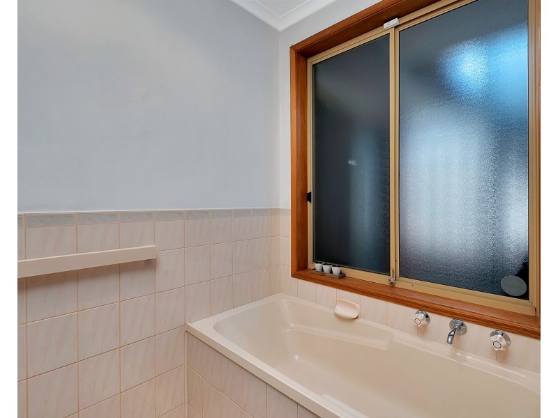 12  Ridgefield Avenue, Paradise SA 5075