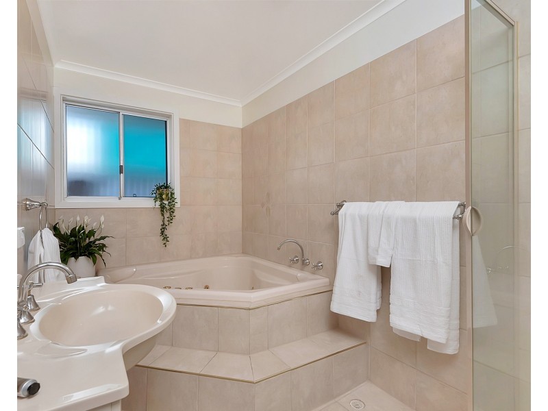 17 Britton Ave, Tranmere SA 5073