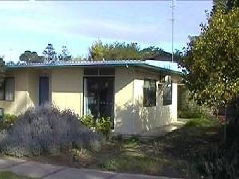 LASHMAR’S HOUSE – NAT THOMAS STREET, Penneshaw SA 5222