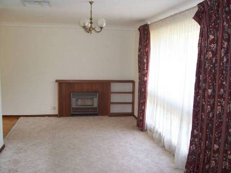 13 Lynlee Crescent, Huntfield Heights SA 5163